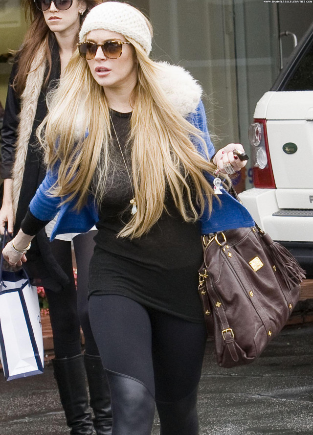 Lindsay Lohan Fashion Show Posing Hot Beautiful Los Angeles Shopping