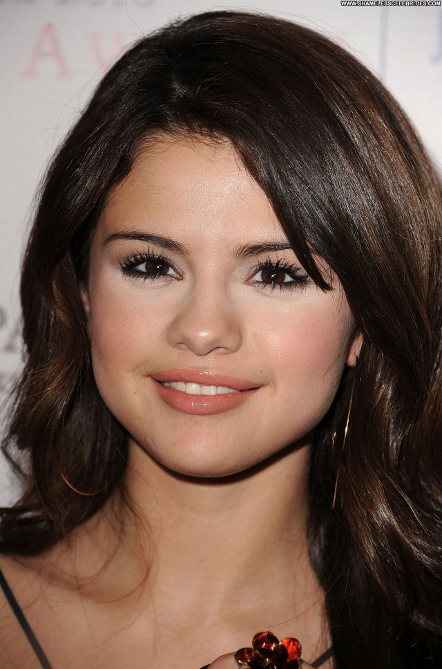 Selena Gomez No Source Hollywood Babe High Resolution Posing Hot