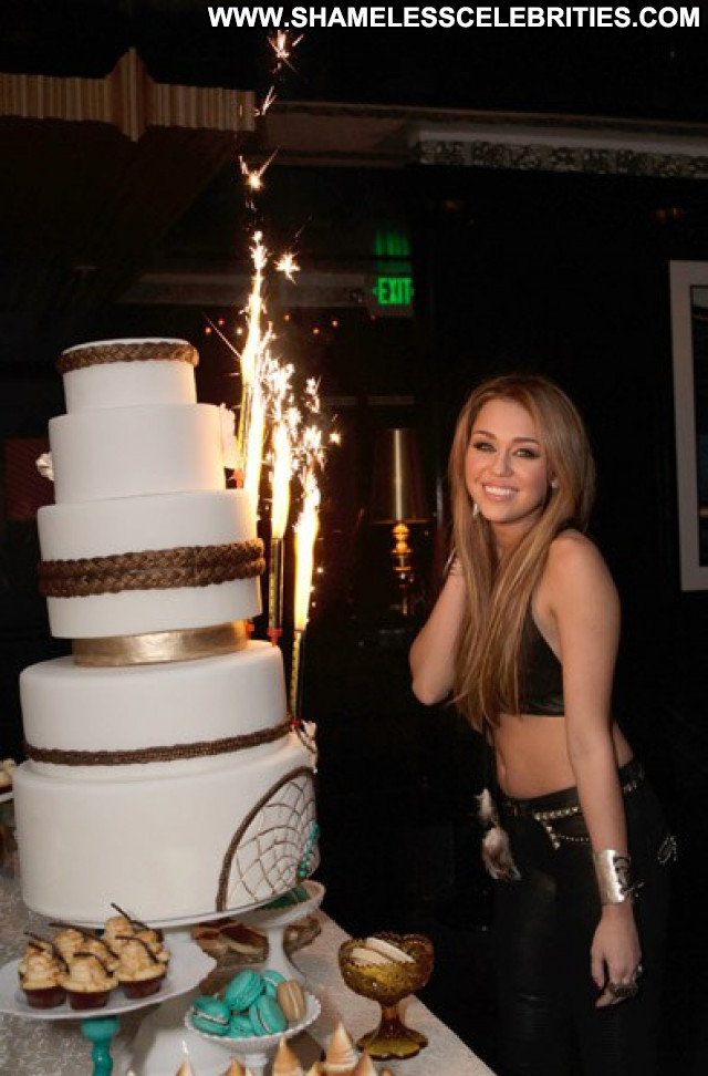 Miley Cyrus Th Birthday Babe Celebrity Usa Beautiful Happy Birthday