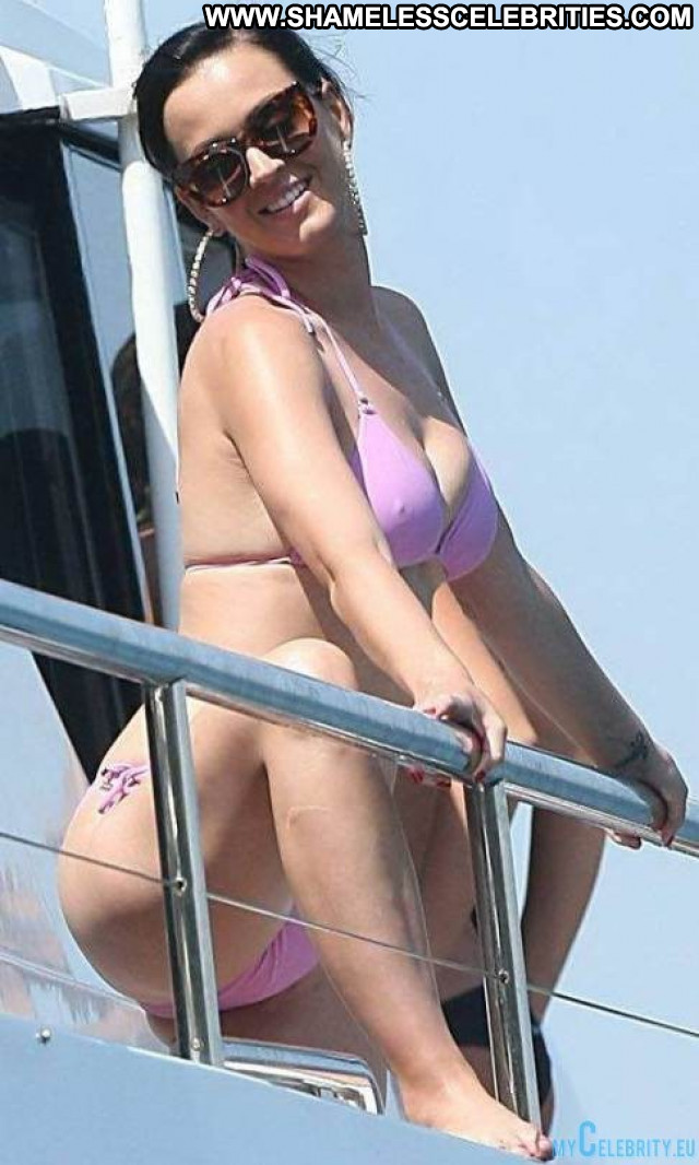 Katy Perry No Source Posing Hot Celebrity Beautiful Usa Legs Sexy