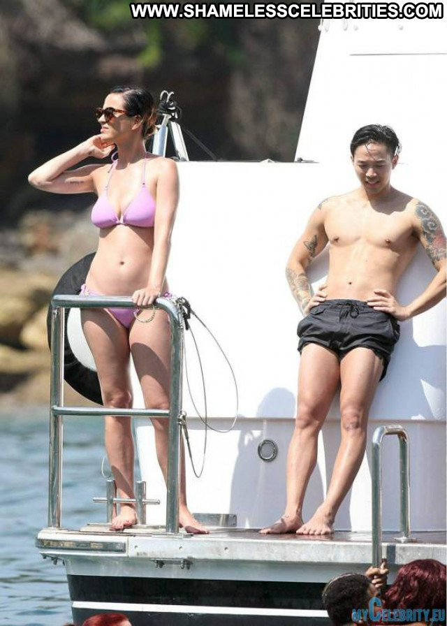 Katy Perry No Source Babe Usa Bikini Celebrity Posing Hot Legs