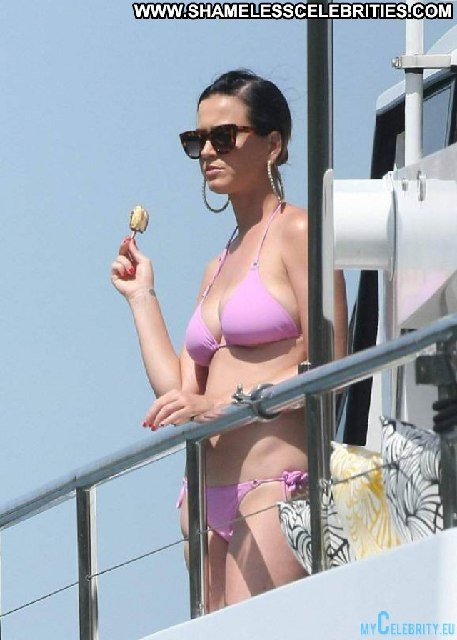 Katy Perry No Source Usa Beautiful Celebrity Legs Babe Bikini Sexy