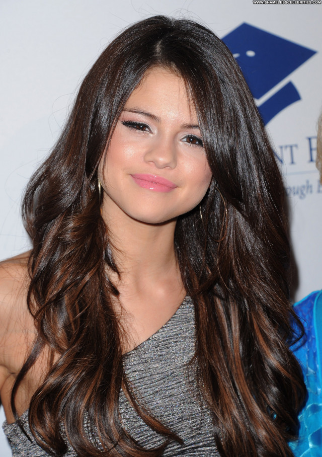 Selena Gomez Beverly Hills Celebrity Babe Posing Hot Beautiful