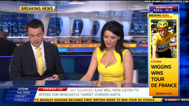 Natalie Sawyer Posing Hot Babe Celebrity Hd Cleavage Beautiful Hot