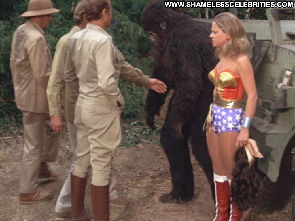 Wonder Woman Gretchen Corbett Posing Hot Beautiful Babe Celebrity. 