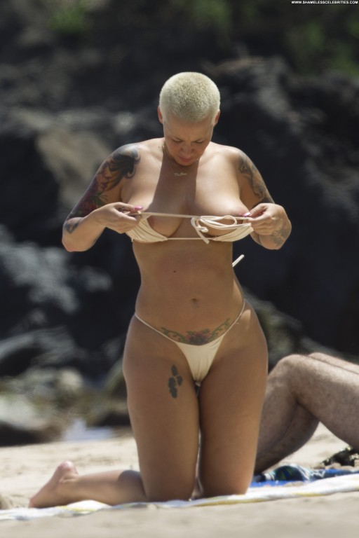 Amber Rose Female American Big Ass Instagrammer Public Figure Actress Facebooker Average Body Blonde Adult Content Creator Beach Big Breasts Posing Hot Youtuber